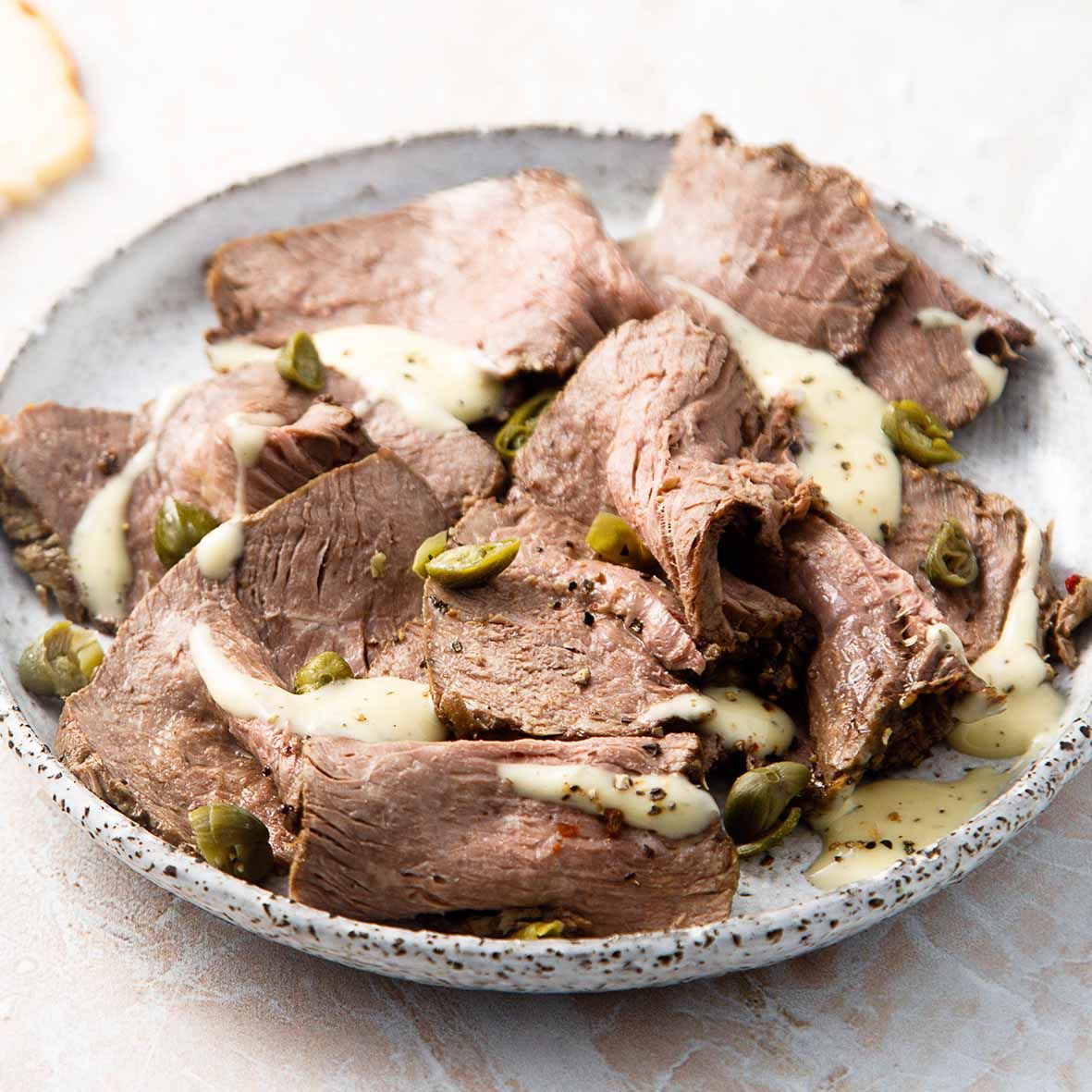 Carne di Vitellone – rosa gegartes Kalbfleisch mit Kräutern, Sous-vide 