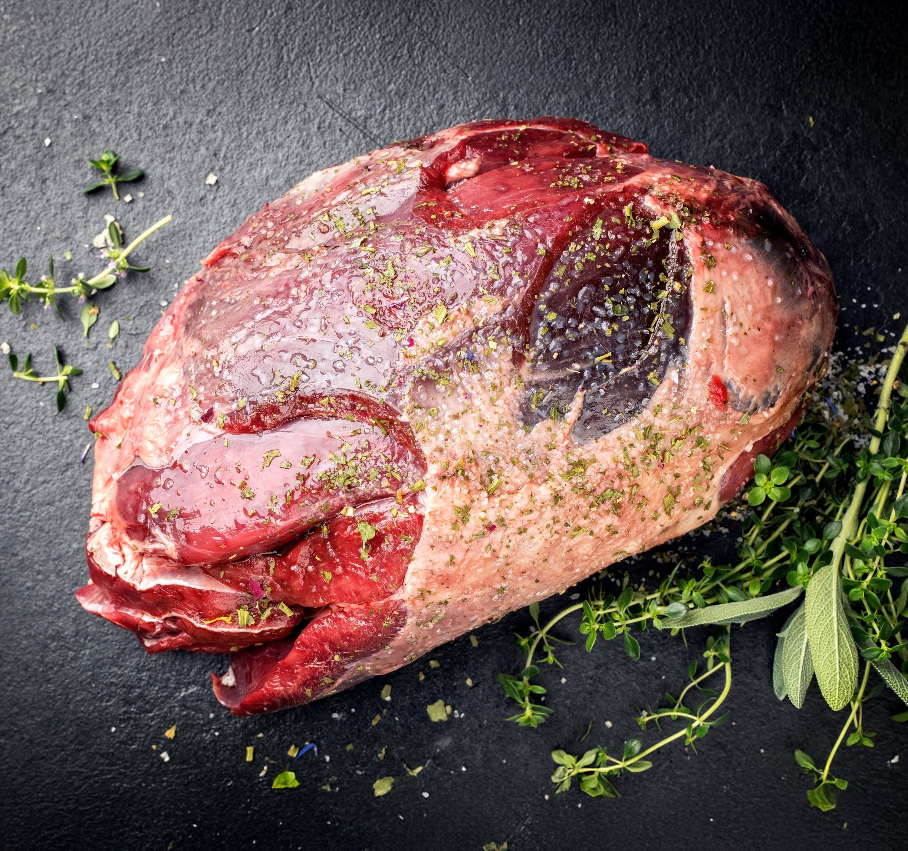 Damhirschkeule, natur, roh, tiefgefroren – ohne Knochen (ca. 5,1–5,4 kg) 