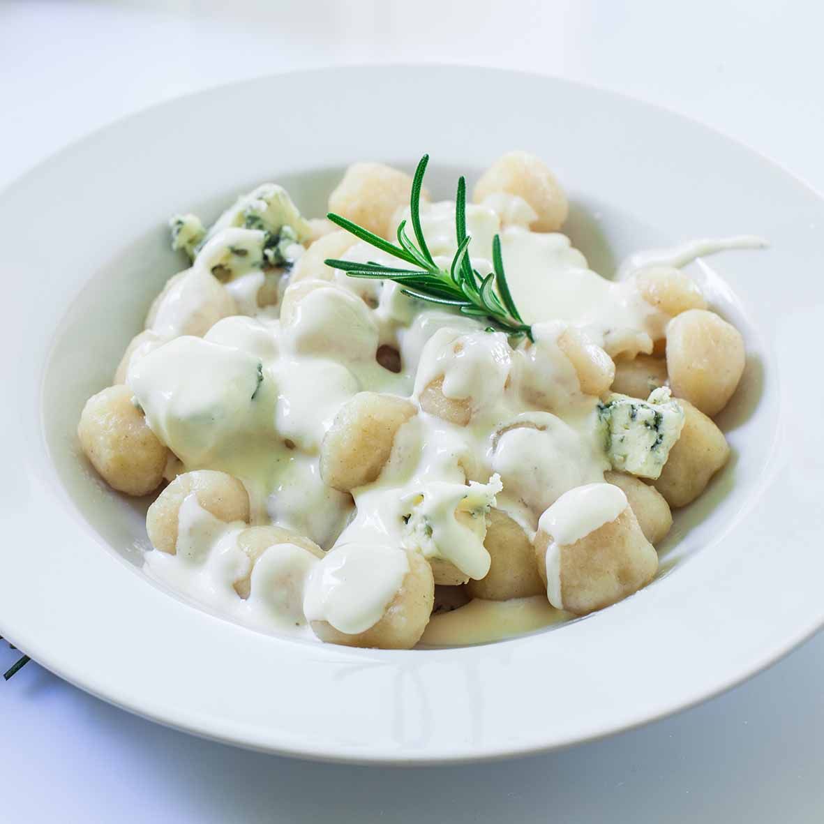 Gorgonzolasauce – cremige Käsesauce mit Weißwein (4 x 200 g)