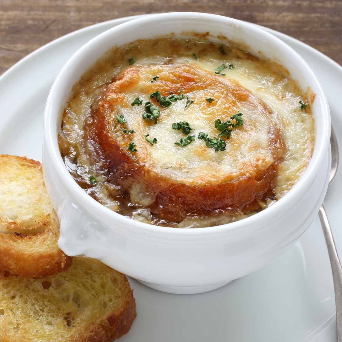 Französische Zwiebelsuppe mit Butter und Weißwein ( 2 x 200 g)