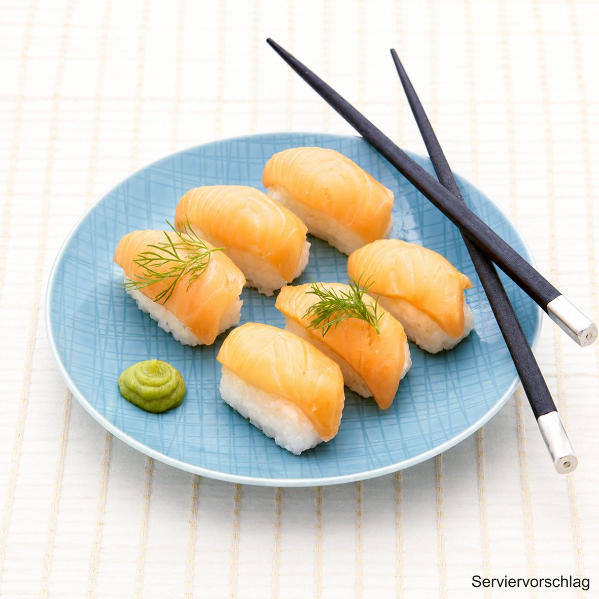 Sushi Nigiri mit gegartem Lachs, Avocado & Sesam 15 Stück á 30 g