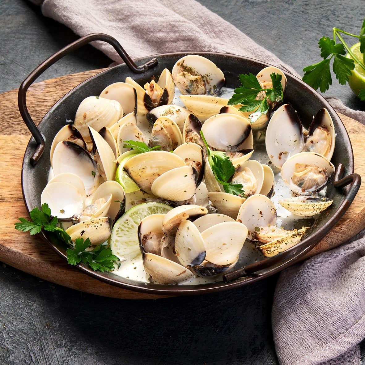 Ganze Venusmuscheln, sortenrein, blanchiert, schockgefrostet,1 kg 3