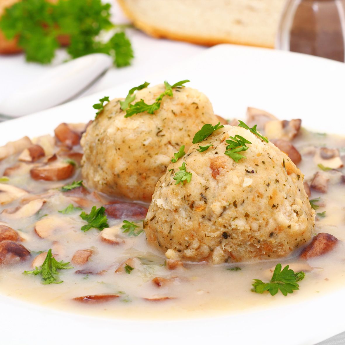 Semmelknödel mit geräucherten Entenbruststücken, 4 Stück 3