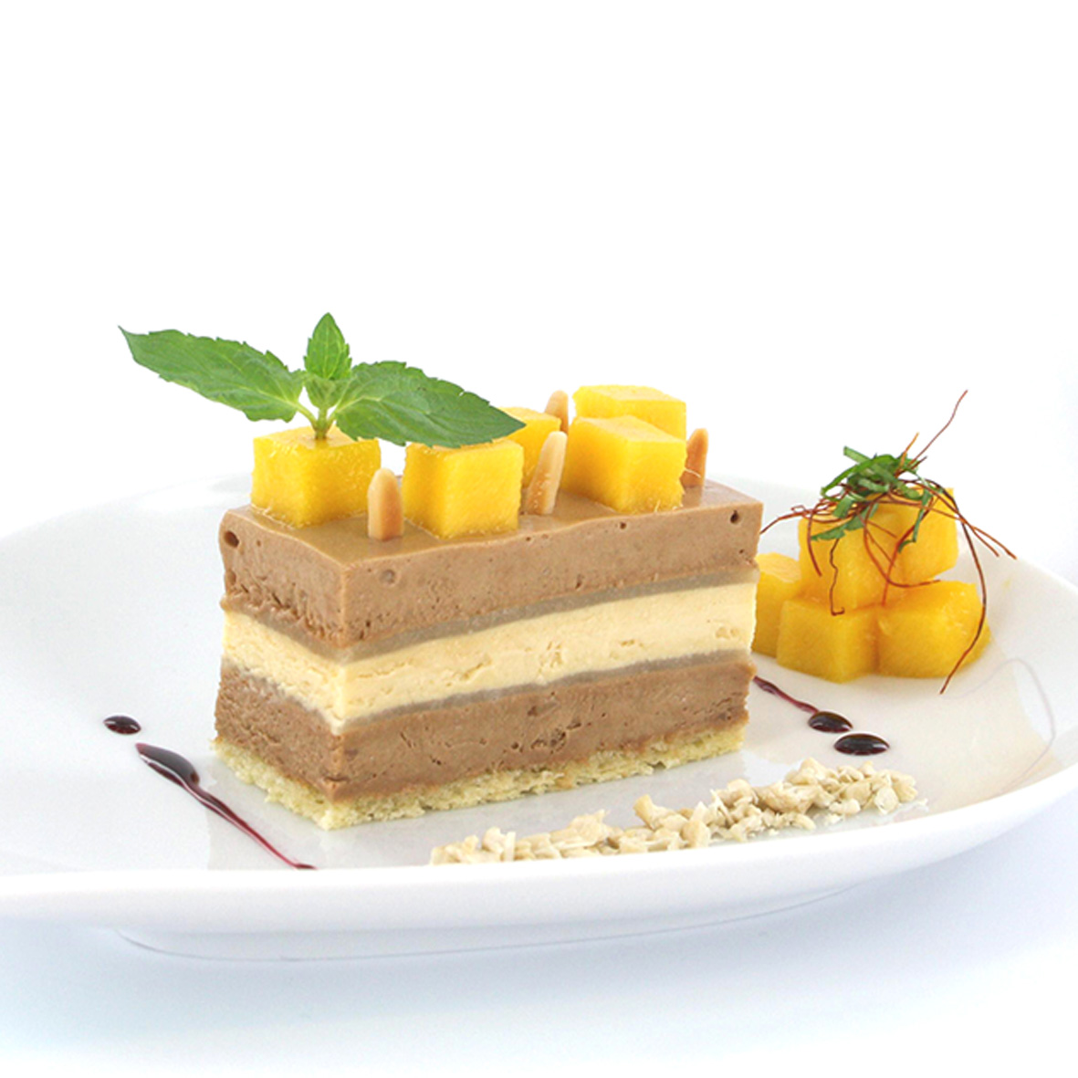 Nougat-Marzipan-Lasagne – geschichtetes Dessert mit Biskuit & Sahne  (2 x 75 g)