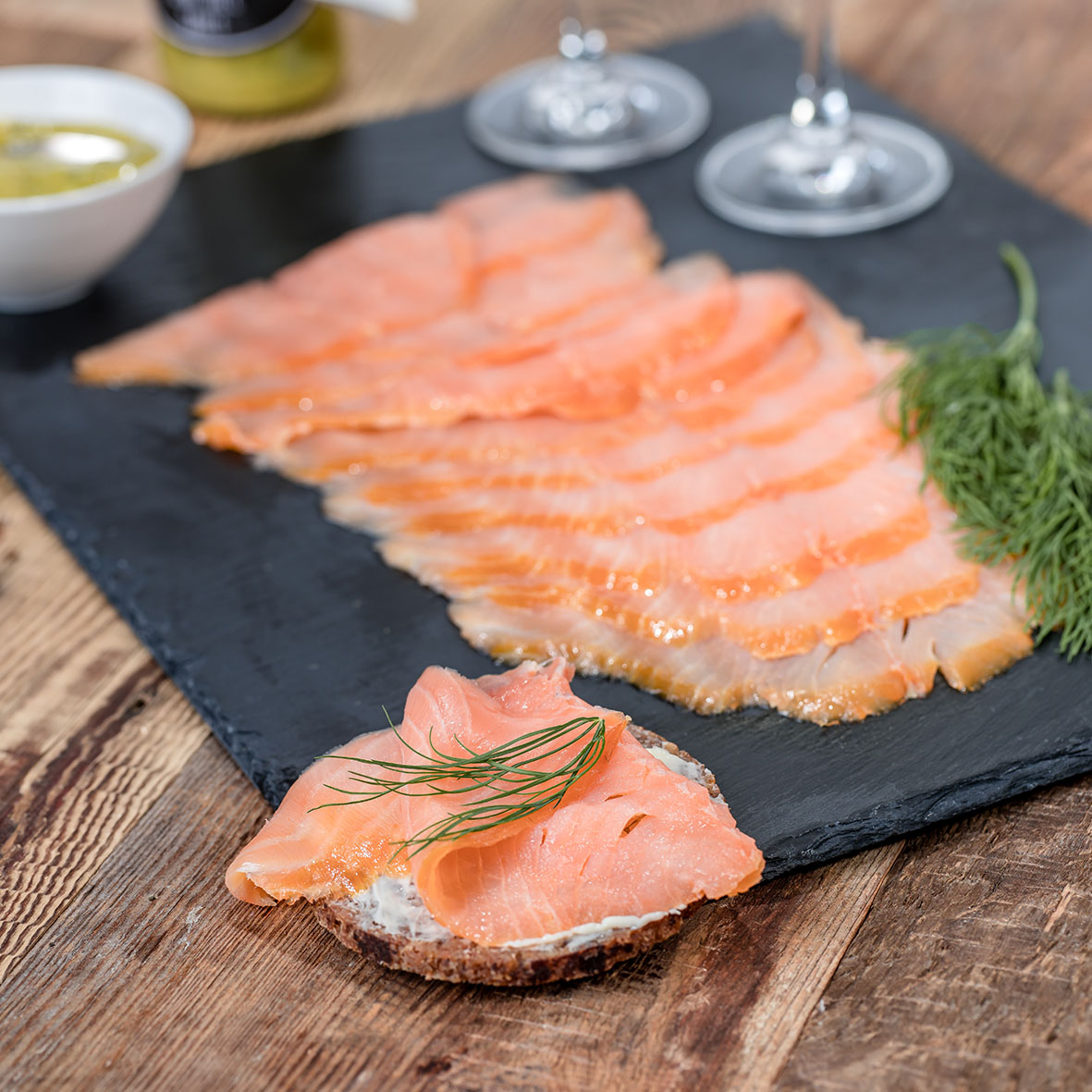 Lachs >HEINE Premium Räucherlachs | in Scheiben, 900 g 1