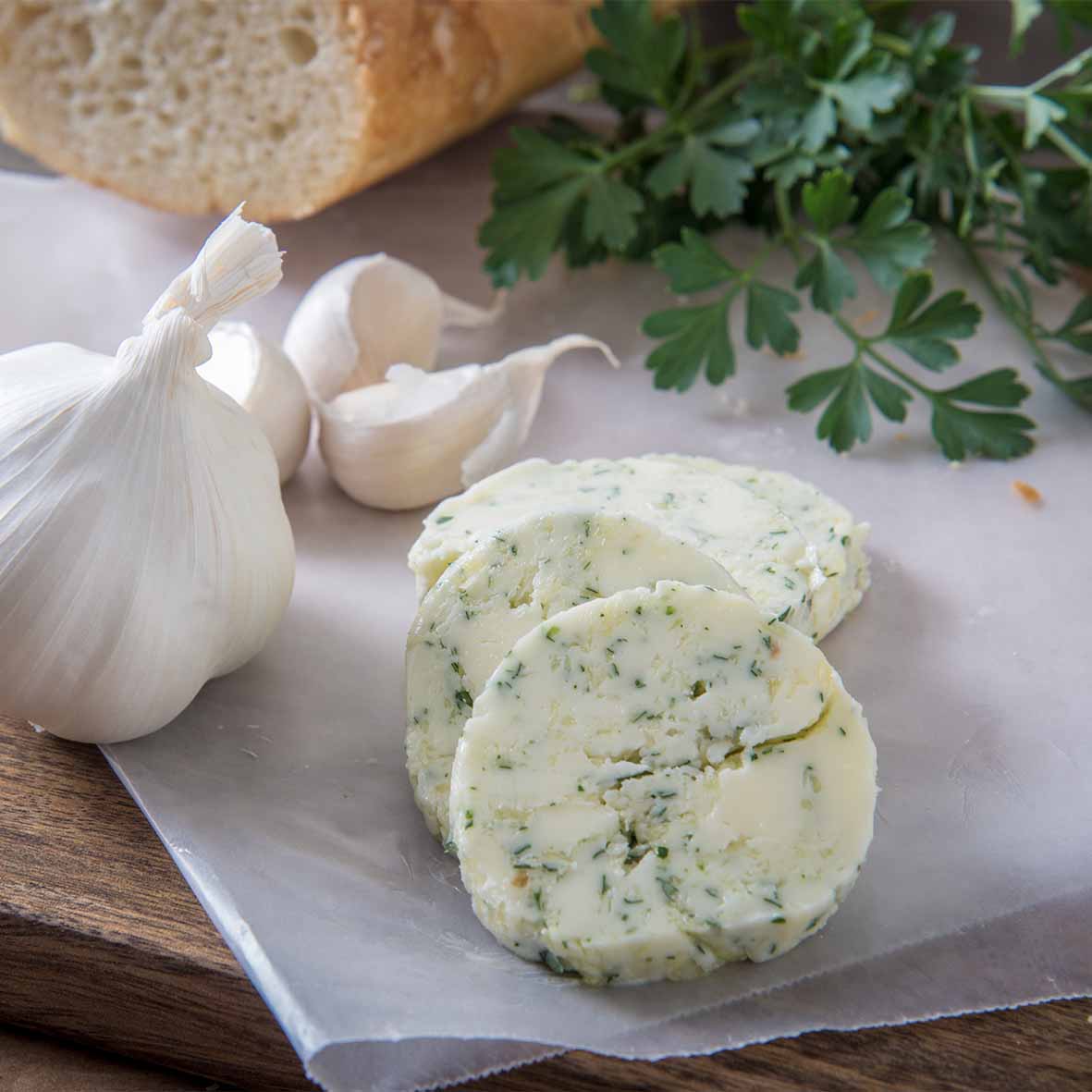 Kräuter-Knoblauch Butter – mit frischem Knoblauch und feinen Kräutern (1 x 500 g)